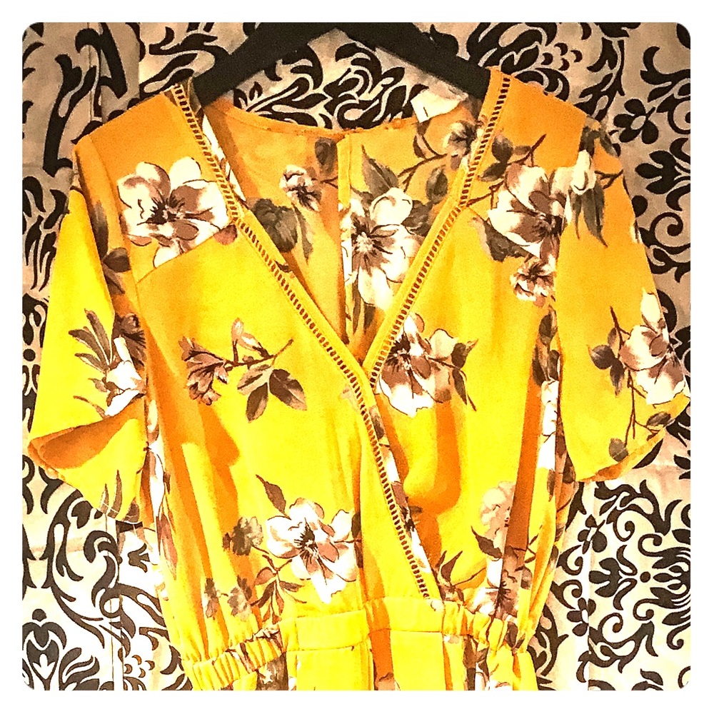 Floral Sleeveless V-Neck Button Jumpsuit